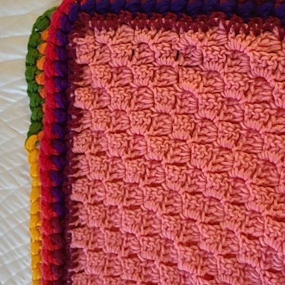 Hand Knitted Baby Blanket. - Picture 4 of 5